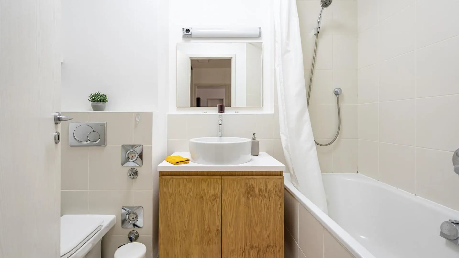 Apartament Home Of Serenity - 2 Bdr, Free Parking And Terrace Budapesta Ungaria