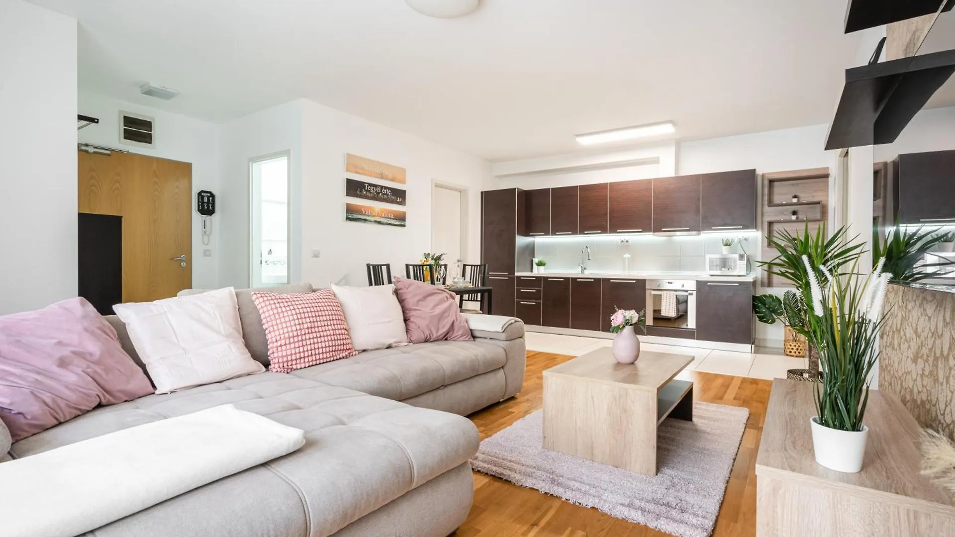 Apartament Home Of Serenity - 2 Bdr, Free Parking And Terrace Budapesta Ungaria