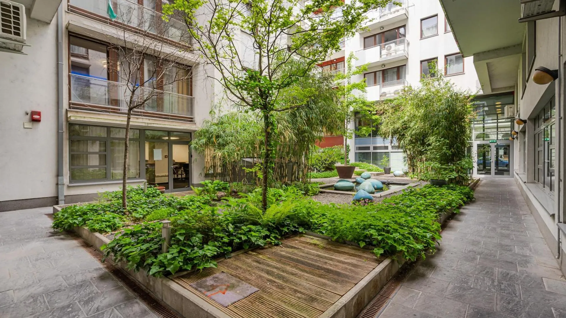 Home Of Serenity - 2 Bdr, Free Parking And Terrace Budapesta