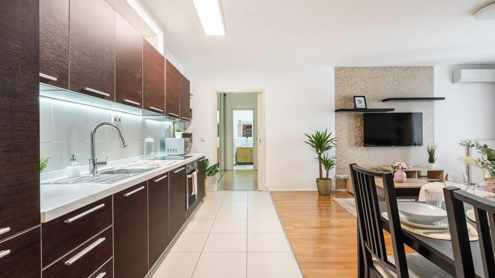 Apartament Home Of Serenity - 2 Bdr, Free Parking And Terrace Budapesta