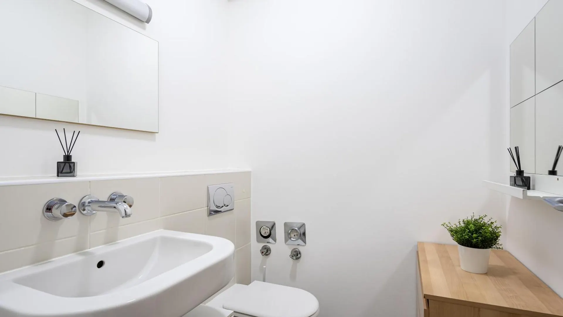 Apartamento Home Of Serenity - 2 Bdr, Free Parking And Terrace Budapeste